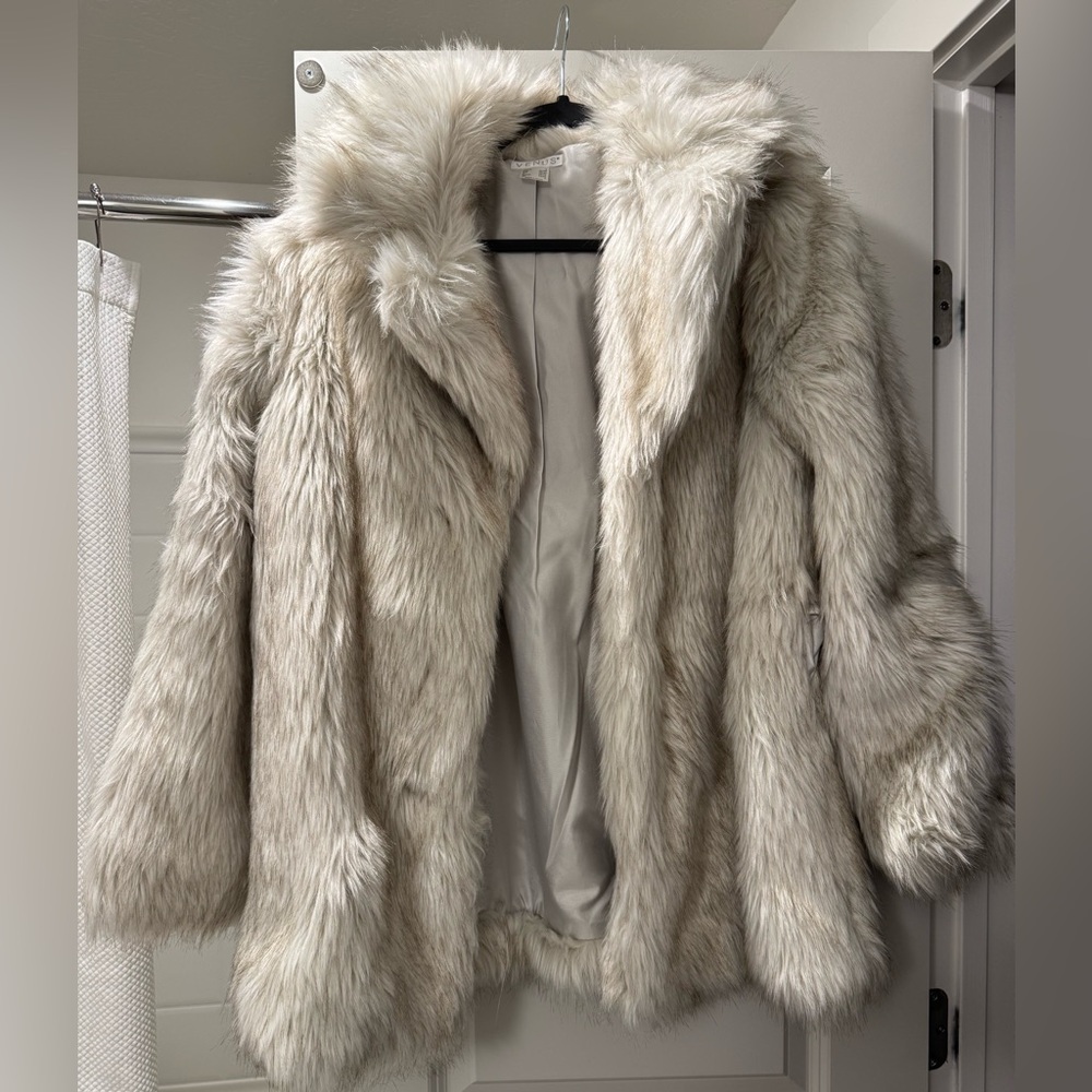 VENUS Elegant Faux Fur Jacket